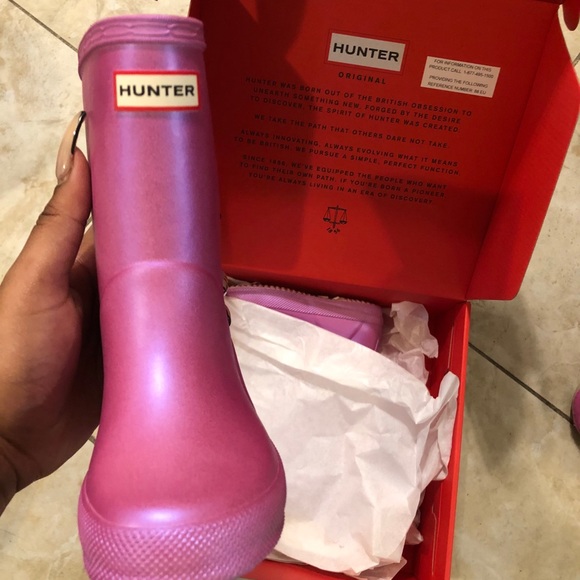 Toddler size 7 Hunter rain boots! - Picture 5 of 7